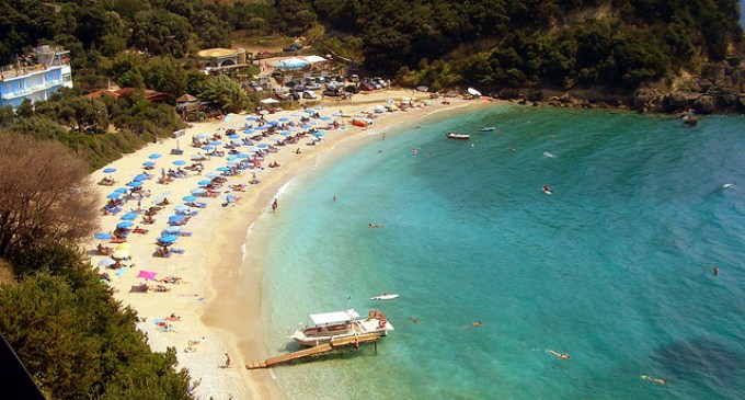 Destinacionet e preferuara te shqiptareve ne 2018- INSTAT: 40 per qind kane zgjedhur Greqine